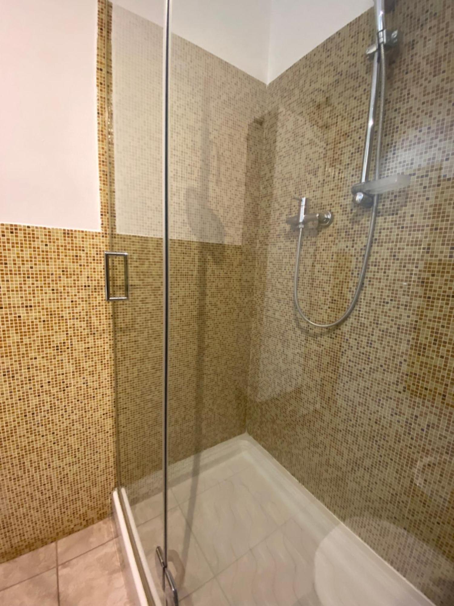 Avantgard Rooms Western Station بولونيا المظهر الخارجي الصورة
